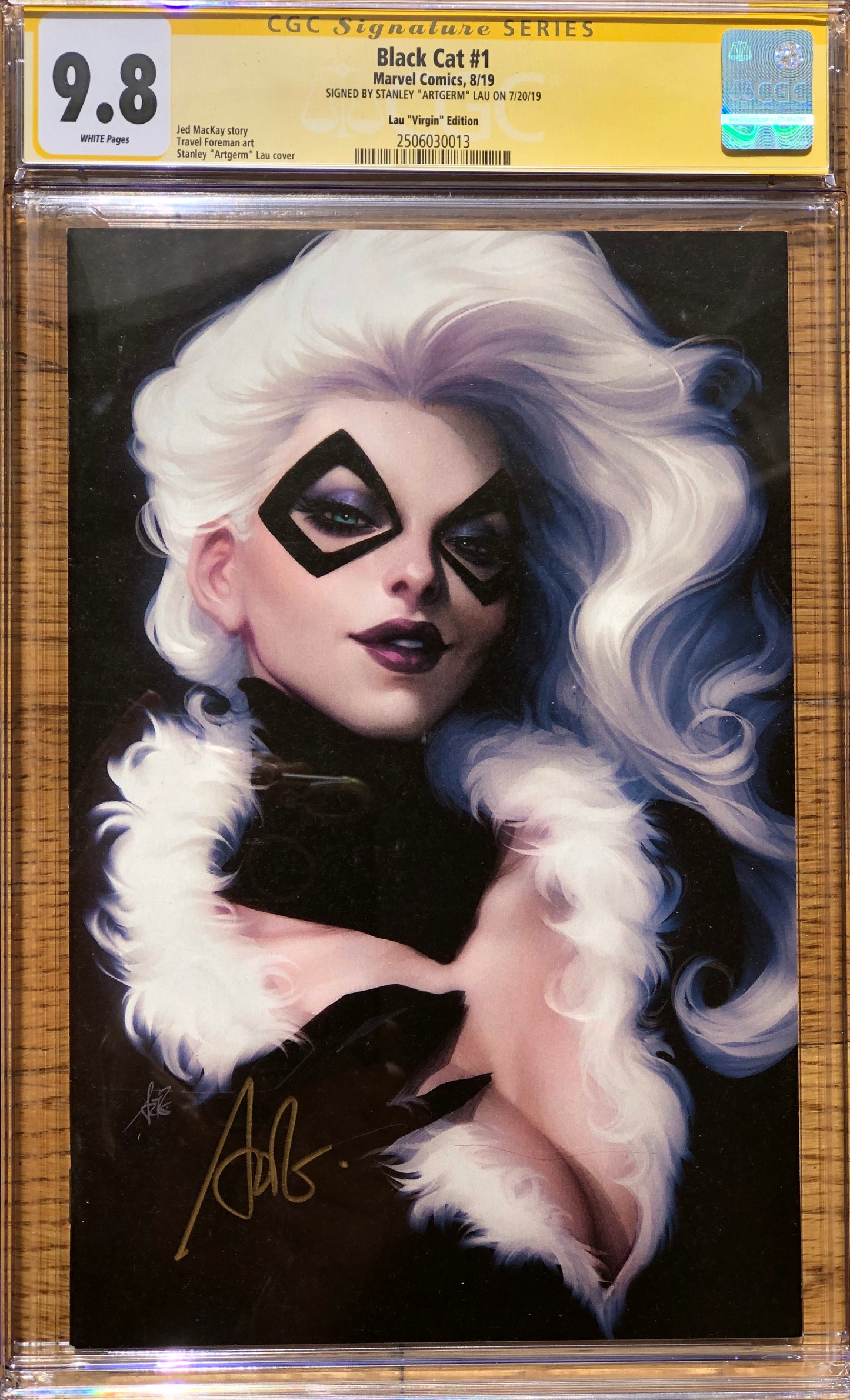 Black Cat - Vol3 #1 - Cover S - Stanley Artgerm Lau Virgin Variant - CGC Signature Grade 9.8